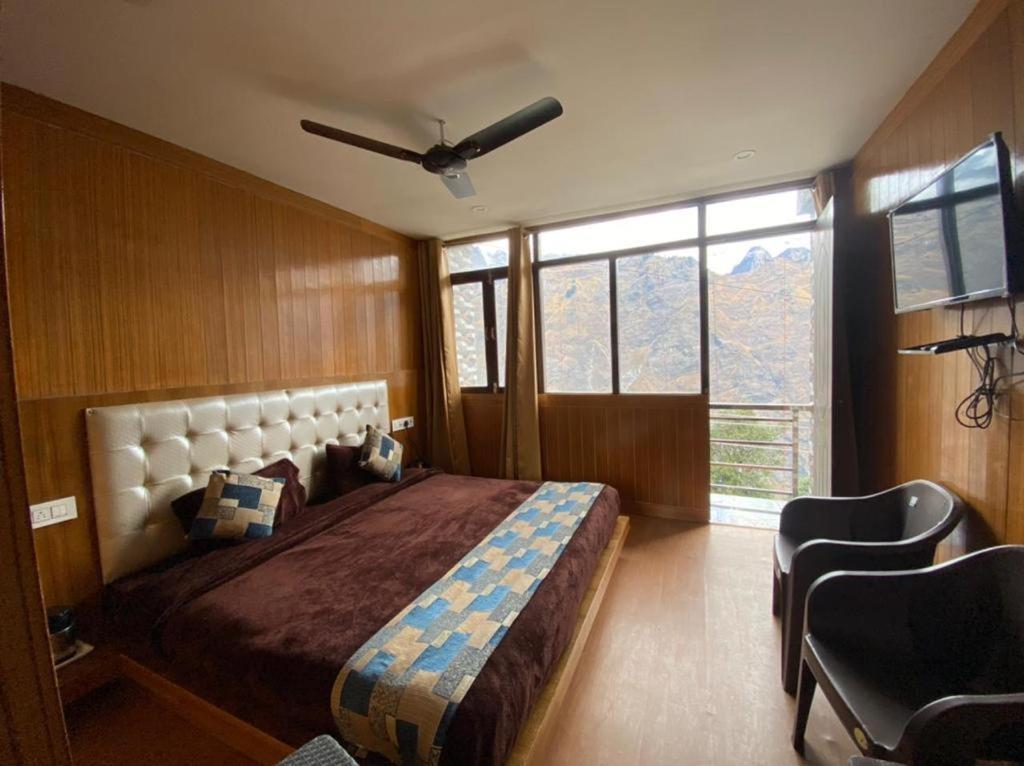 Sleeping Beauty Hotel Moutain View Property Joshimath Exterior photo
