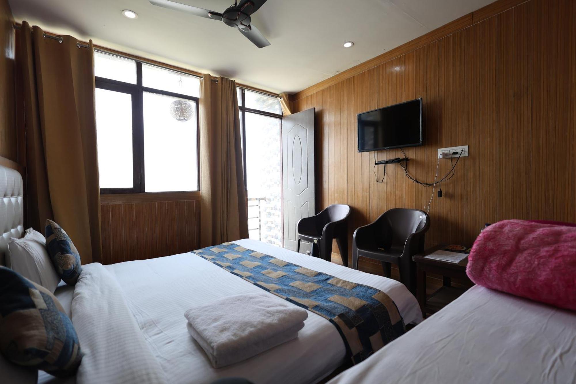 Sleeping Beauty Hotel Moutain View Property Joshimath Exterior photo