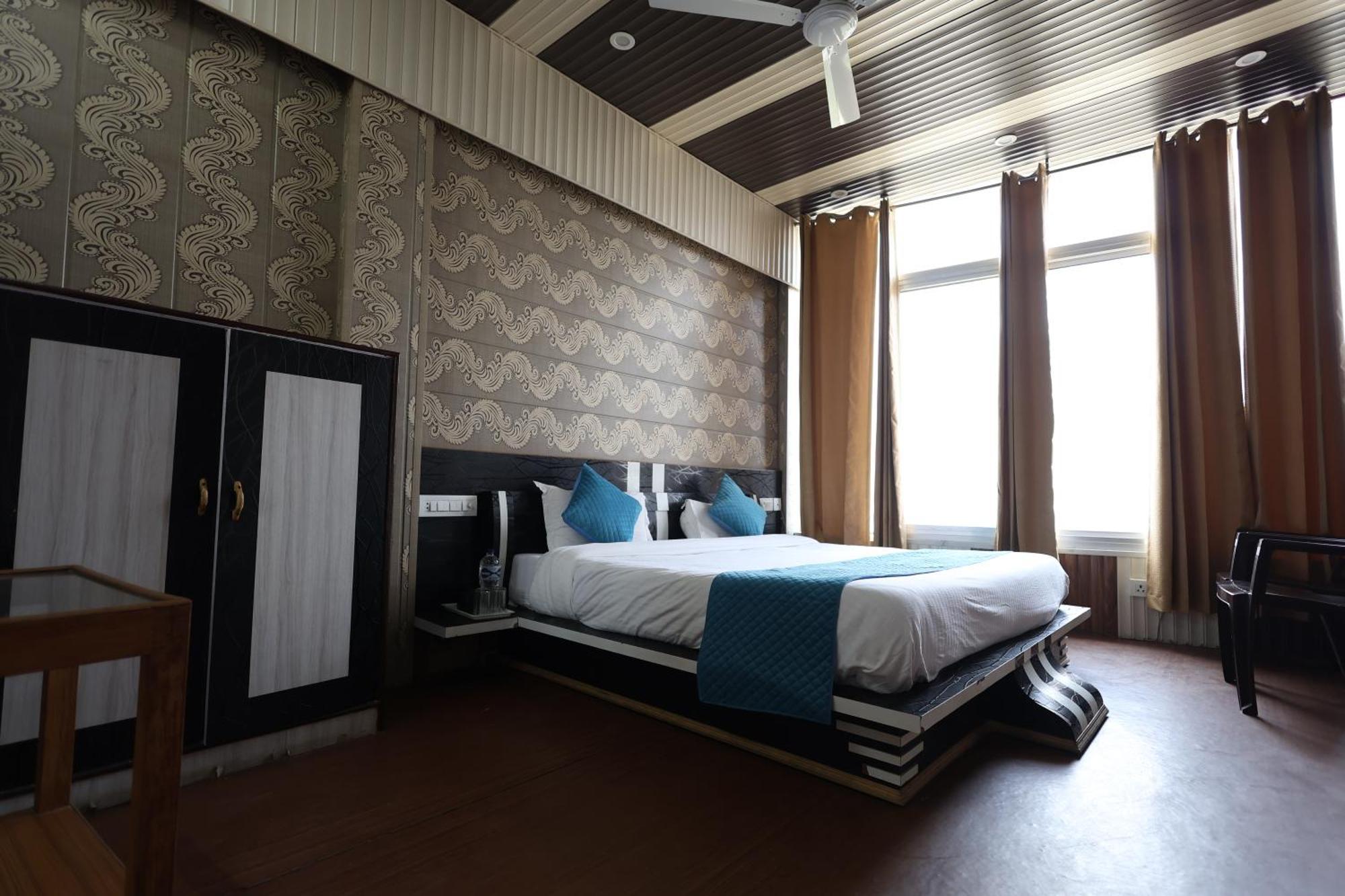 Sleeping Beauty Hotel Moutain View Property Joshimath Exterior photo