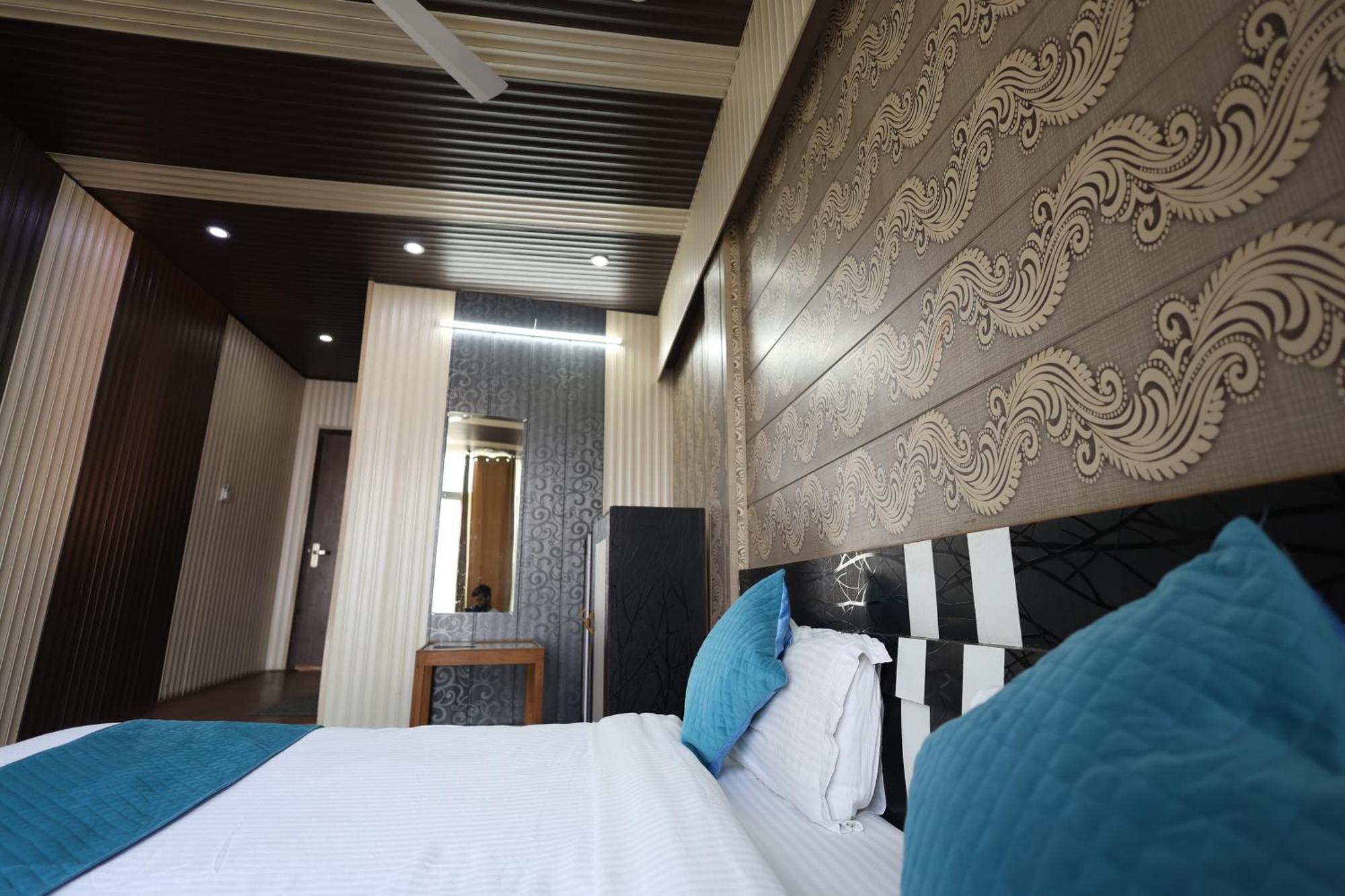 Sleeping Beauty Hotel Moutain View Property Joshimath Exterior photo